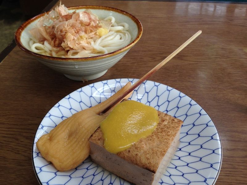 かけうどんとおでん